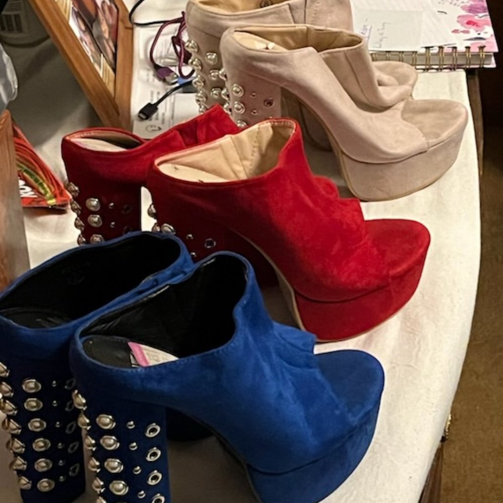 ✨️✨️Gorgeous Studded Platforms - Picture 3 of 7